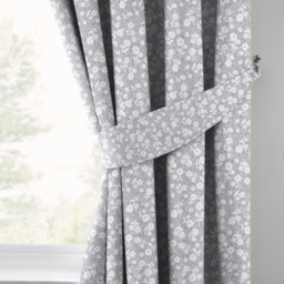 Velosso Maya Grey Curtain Pair 168 x 189cm - Size: W 168 x D 189cm - Wilko - thumbnail 3