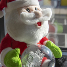 The Christmas Workshop Musical Santa and LED Snow Ball - Wilko - thumbnail 4