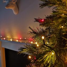 Premier 360 Red and Gold LED Multifunction String Lights 28.7m - Size: 5 x 2870 x 5cm - Wilko - thumbnail 4