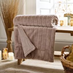 Deyongs Hockley Fawn Throw 150 x 200cm - Green - Wilko - thumbnail 3