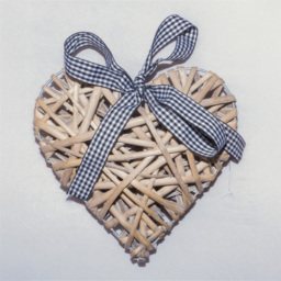 St Helens Light Grey Wicker Woven Willow Heart Christmas Decoration - Size: 185 x 190 x 40cm - Wilko - thumbnail 6