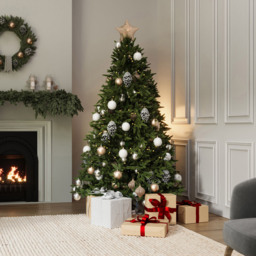Charles Bentley Luxury Hinged Artificial Christmas Tree 7.9ft - Size: 8ft - Green - Wilko - thumbnail 6