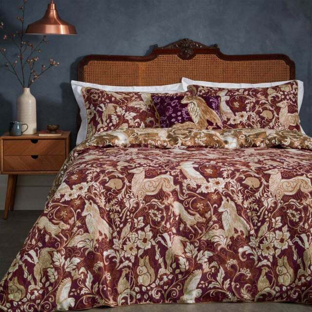 Paoletti Harewood Double Ruby Duvet Set - Red - Wilko - image 1