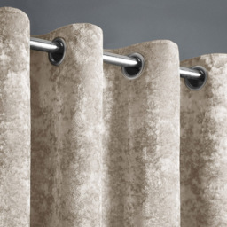 Intimates Natural Plain Crushed Velvet Curtains 117X137cm - Size: W 117 x D 137cm - Cream - Wilko - thumbnail 3