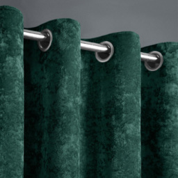 Intimates Emerald Plain Crushed Velvet Curtains 117X137cm - Size: W 117 x D 137cm - Green - Wilko - thumbnail 3