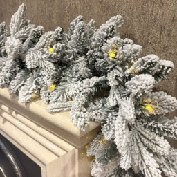 Festive Christmas Green Snow Flocked Warm White LED Christmas Garland 270cm - Size: 270 x 30 x 30cm - Wilko - thumbnail 4