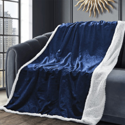 Velosso Navy Crushed Velvet Throw 125 x 200cm - Size: 125 x 200 x 1cm - Wilko - thumbnail 3