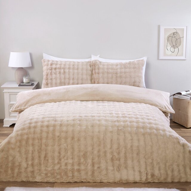 Aurora Faux Fur Duvet Set - Champagne/King - Wilko - image 1
