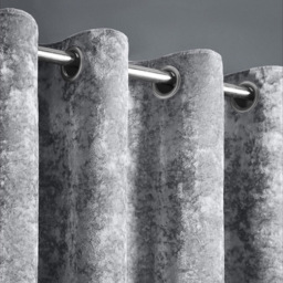 Intimates Silver Plain Crushed Velvet Curtains 117X137cm - Size: W 117 x D 137cm - Wilko - thumbnail 3