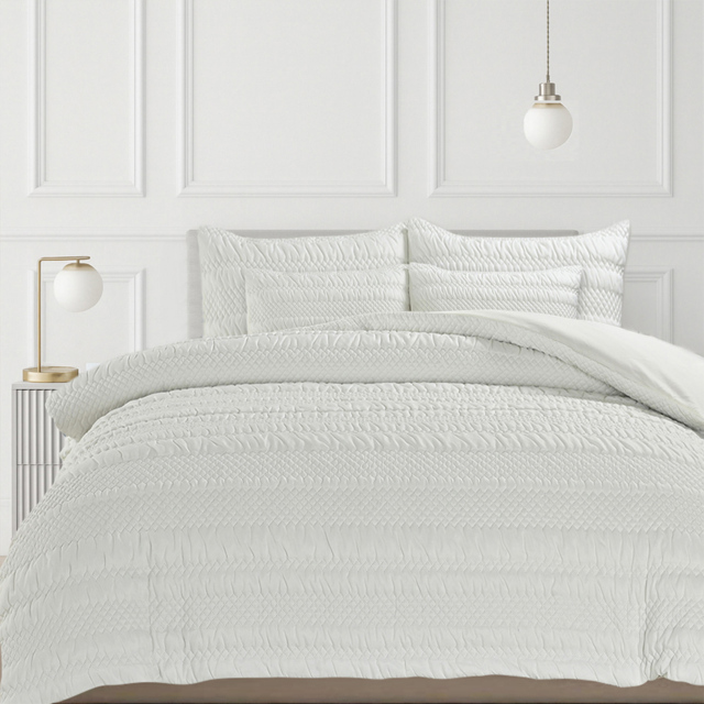 Velosso Double White Saville Duvet Set - Wilko - image 1