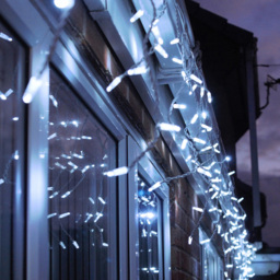 Eagle Connect 240 Cool White LED White Icicle Light 9m - Size: 51 x 40 x 18cm - Wilko