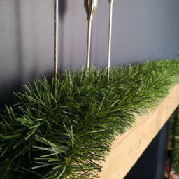 Samuel Alexander Green Fine Cut Christmas Garland 600cm - Size: 6cm - Wilko - thumbnail 5