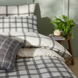furn. Canberra King Size Grey and Neutral Check Printed Duvet Set - Wilko - thumbnail 3