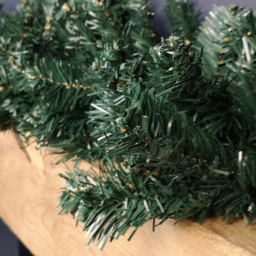 Samuel Alexander Plain Green Christmas Garland 270cm - Size: 9ft - Wilko - thumbnail 4