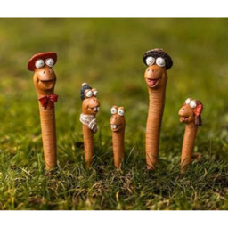Marco Paul 5 Piece Resin Worm Garden Ornaments - Size: 20 x 10 x 10cm - Brown - Wilko - thumbnail 3