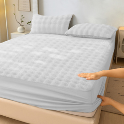 Sweet Dreams Alpine King Size White Faux Fur Fitted Sheet - Wilko - thumbnail 3