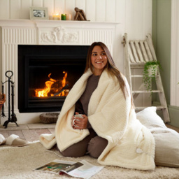Deyongs Sandringham Cream Faux Fur Heated Throw 130 x 170cm - Wilko - thumbnail 4