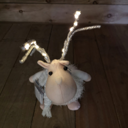 Samuel Alexander Plush White Christmas Reindeer with LED Lit Antlers - Size: 40 x 18 x 14cm - Cream - Wilko - thumbnail 6