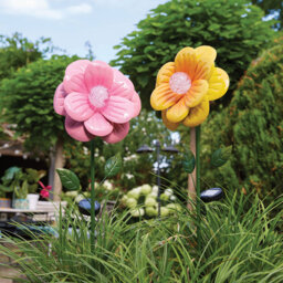 Luxform Anemone Flower Solar Light - Size: 23.3 x 22.5 x 87cm - Pink - Wilko - thumbnail 3