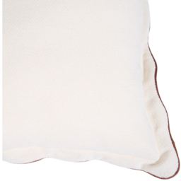 Evie Scalloped Edge Cushion  - White - Wilko - thumbnail 3