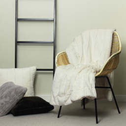 Paoletti Empress Cream Large Faux Fur Throw 140 x 200cm - Size: 200 x 140cm - Wilko - thumbnail 3