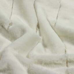 Paoletti Empress Cream Large Faux Fur Throw 140 x 200cm - Size: 200 x 140cm - Wilko - thumbnail 5