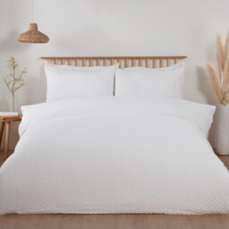 Sienna Tufted Dot Duvet Cover and Pillowcase Set - White/Double - Wilko - thumbnail 1