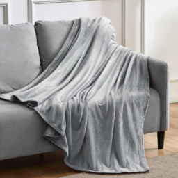 Velosso Silver Flannel Faux Mink Throw 150 x 200cm - Size: 150 x 200 x 1cm - Wilko - thumbnail 3