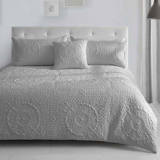 Velosso Winchester Super King Size Grey Duvet Set - Wilko - image 1