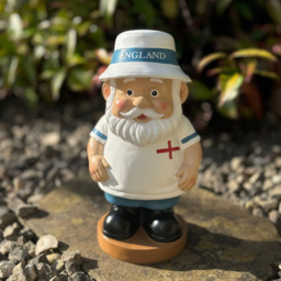 Homark England Garden Gnome - Size: 24 x 12.7 x 11cm - White - Wilko - thumbnail 3