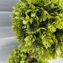 Leaf Artificial Green Triple Ball Topiary Trees 120cm 2 Pack - Size: 120 x 29 x 29cm - Wilko - thumbnail 4