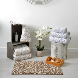 Allure Bath Fashions Natural Jacquard Leopard Non-Slip Bath Mat 50 x 80cm - Brown - Wilko - thumbnail 3