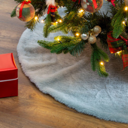 The Christmas Workshop Light Grey Short Faux Fur Tree Skirt - Wilko - thumbnail 6