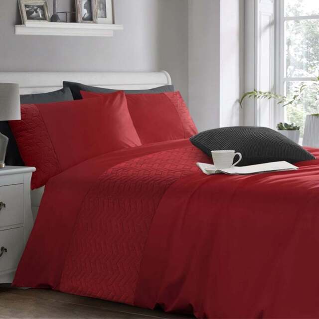 Velosso Single Red Quilted Geo Duvet Set - Wilko - image 1
