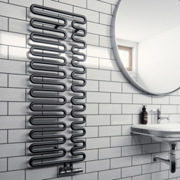 Terma Swale Metallic Black Heated Towel Rail 1746 BTU 1244 x 465mm - Size: 124.4 x 46.5 x 7.8cm - Wilko - thumbnail 3