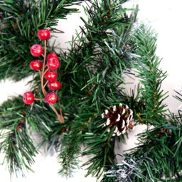 Best Artificial Frosted Deluxe Christmas Garland with Pine and Spruce Tips 270cm - Green - Wilko - thumbnail 4