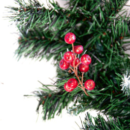 Best Artificial Frosted Deluxe Christmas Garland with Pine and Spruce Tips 270cm - Green - Wilko - thumbnail 5