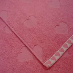Heart Embossed Towel Pink 125cm - Wilko - thumbnail 4