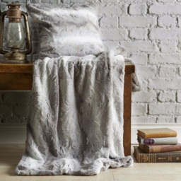 Bellissimo Grey Faux Fur Throw 200 x 220cm - Wilko - thumbnail 3