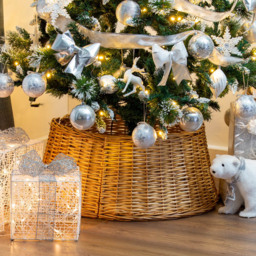 The Christmas Workshop Foldable Willow Christmas Tree Skirt - Wilko - thumbnail 5