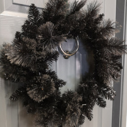 Samuel Alexander Black Plain PVC Tipped Halloween Christmas Wreath - Premier Decorations Ltd - Wilko - thumbnail 6