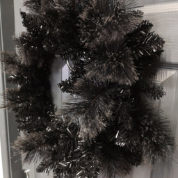 Samuel Alexander Black Plain PVC Tipped Halloween Christmas Wreath - Premier Decorations Ltd - Wilko - thumbnail 5
