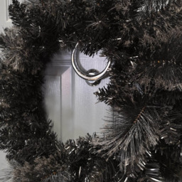 Samuel Alexander Black Plain PVC Tipped Halloween Christmas Wreath - Premier Decorations Ltd - Wilko - thumbnail 4