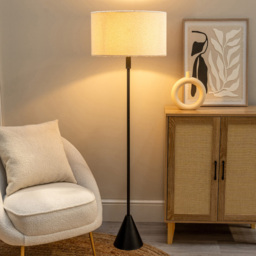 ValueLights Mitch Boucle Drum Lamp Shade Black Wood Stem Triangle LED Floor Lamp - Size: 131.5 x 55 x 55cm - Wilko - thumbnail 3