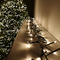 Premier ClusterBrights 3000 Warm White LED Multi-Function Green Cluster Light 37.2m - Size: 1 x 3720 x 1cm - Wilko