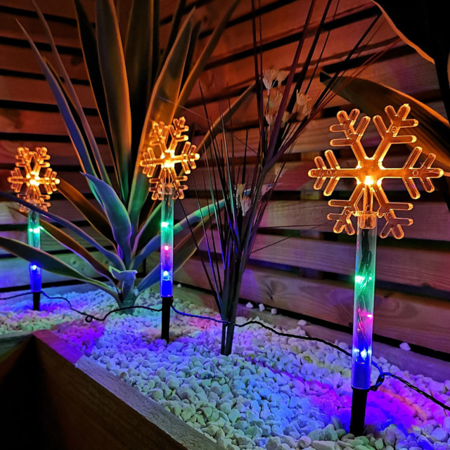 Samuel Alexander Snowflake Multicoloured LED Christmas Path Light 8 Pack - Size: 35 x 12 x 12cm - Wilko - image 1