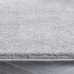 My Luxe Silver Rug 67 x 150cm - Size: 67 x 150 x 6cm - Grey - Wilko - thumbnail 4