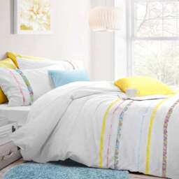 Intimates Floral King Size Ruffles Duvet Set - White - Wilko