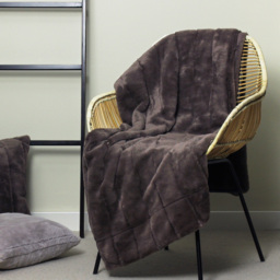 Paoletti Empress Taupe Faux Fur Throw 130 x 180cm - Size: 180 x 130cm - Grey - Wilko - thumbnail 3