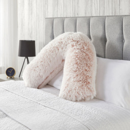 Downland Huggleland Pink Long Hair V Shape Pillow - Size: Single - Wilko - thumbnail 3
